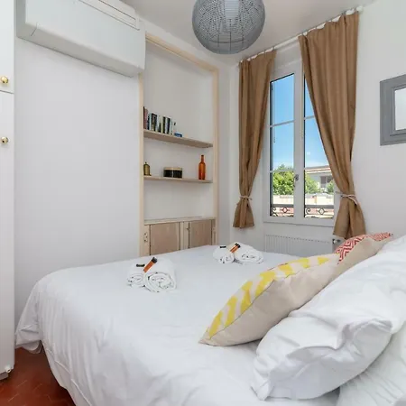 Apartment Beau 2 Pieces Dans Le Vieil Antibes